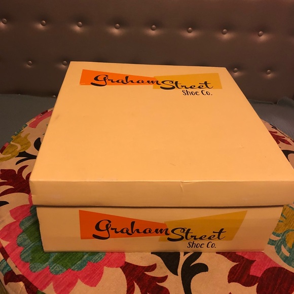 Mint heels size 8 - Picture 5 of 5